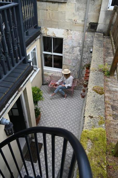 Primrose Cottage - With Private Courtyard & Sun Terrace In Central Bath Ngoại thất bức ảnh